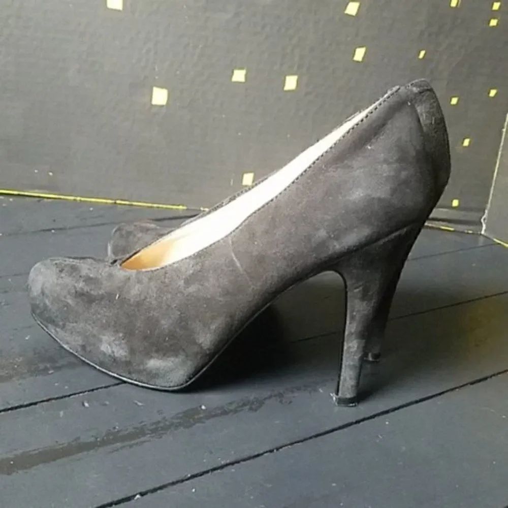 Nine West Suede Pumps - Picture 4 of 9